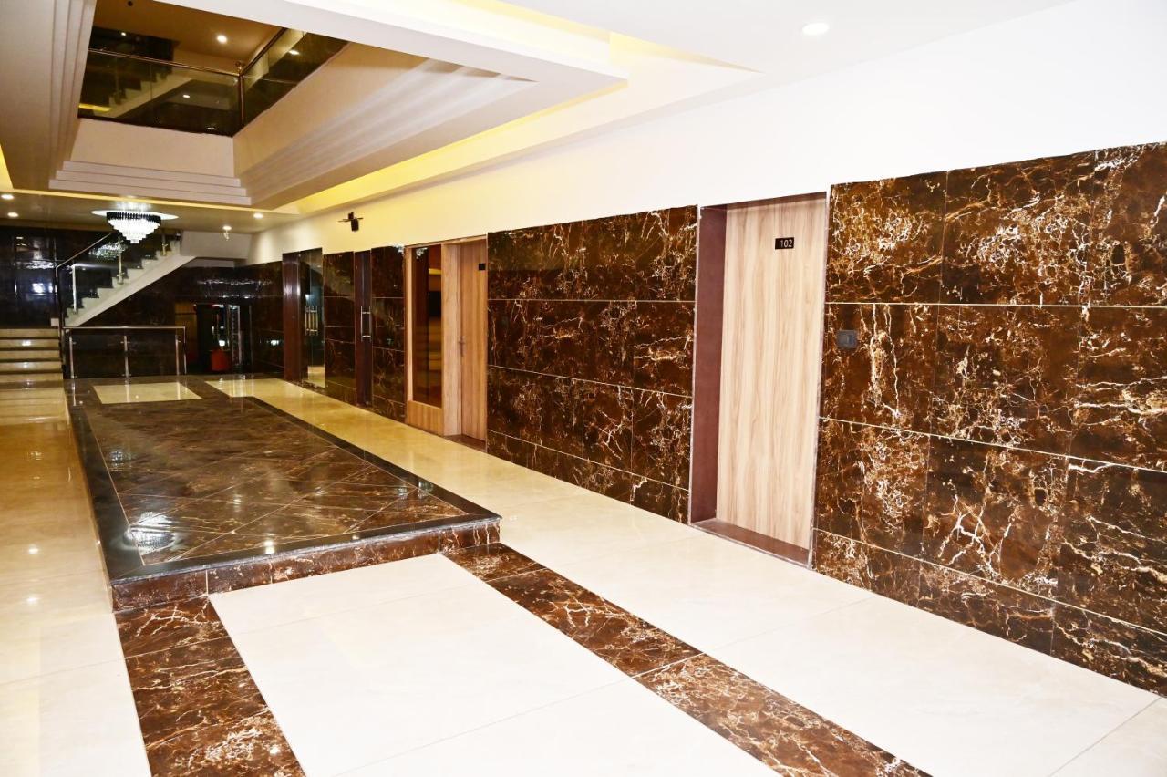 The Dwelling Inn เกรทเตอร์นอยดา ภายนอก รูปภาพ