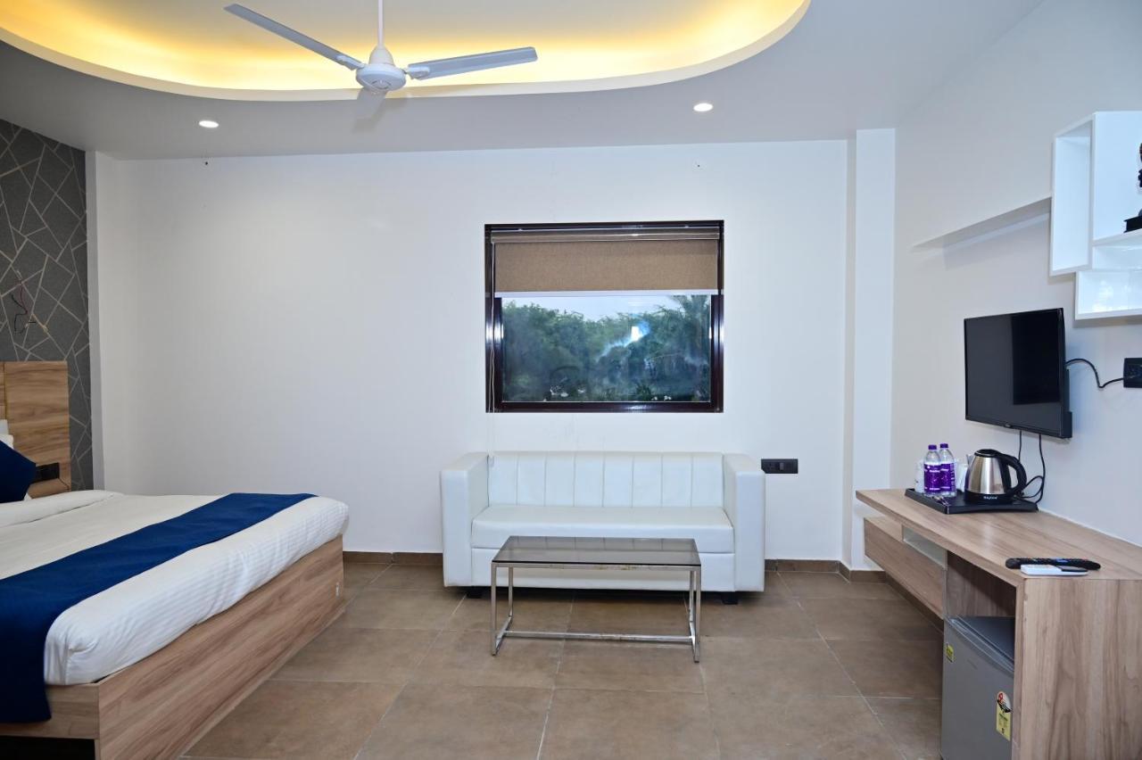 The Dwelling Inn เกรทเตอร์นอยดา ภายนอก รูปภาพ