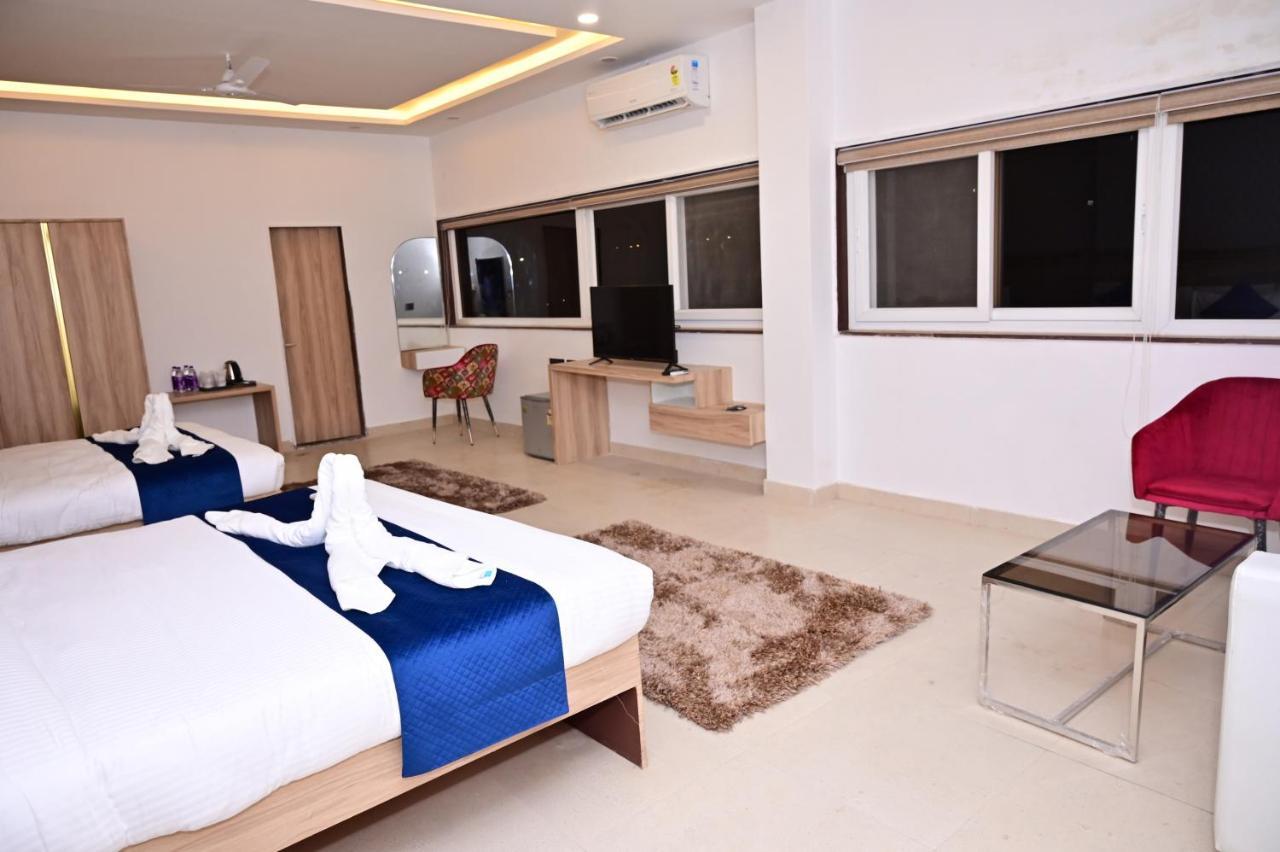 The Dwelling Inn เกรทเตอร์นอยดา ภายนอก รูปภาพ