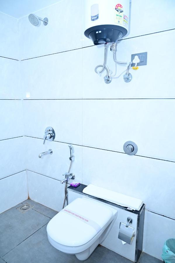 The Dwelling Inn เกรทเตอร์นอยดา ภายนอก รูปภาพ